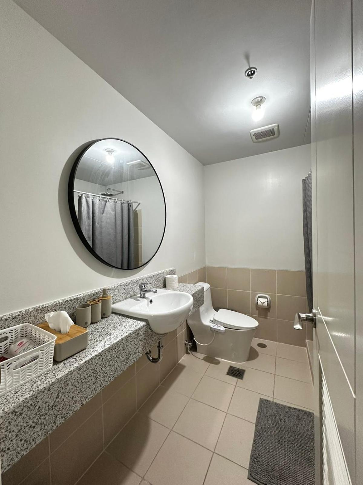 2 Bedroom Condo Unit Near Sm Bf & Naia At The Atherton By Dmci With 2 Balcony Paranaque City Εξωτερικό φωτογραφία