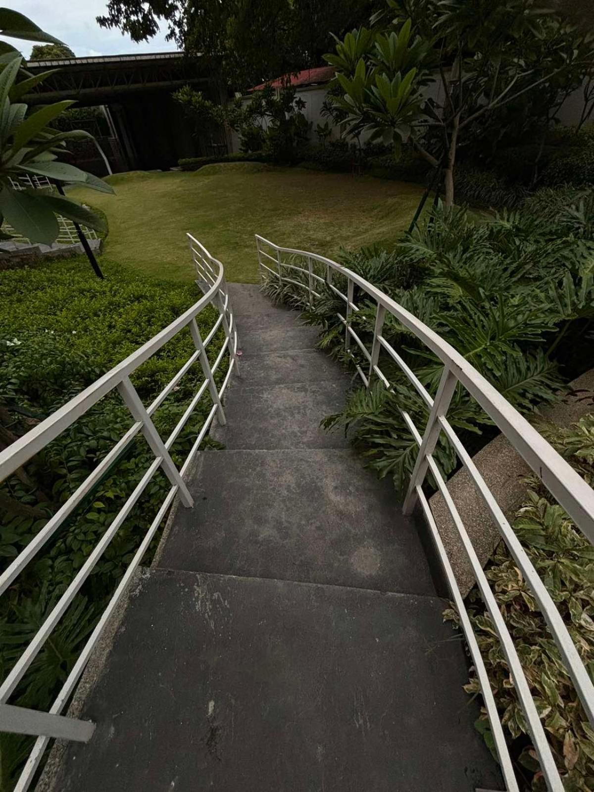2 Bedroom Condo Unit Near Sm Bf & Naia At The Atherton By Dmci With 2 Balcony Paranaque City Εξωτερικό φωτογραφία