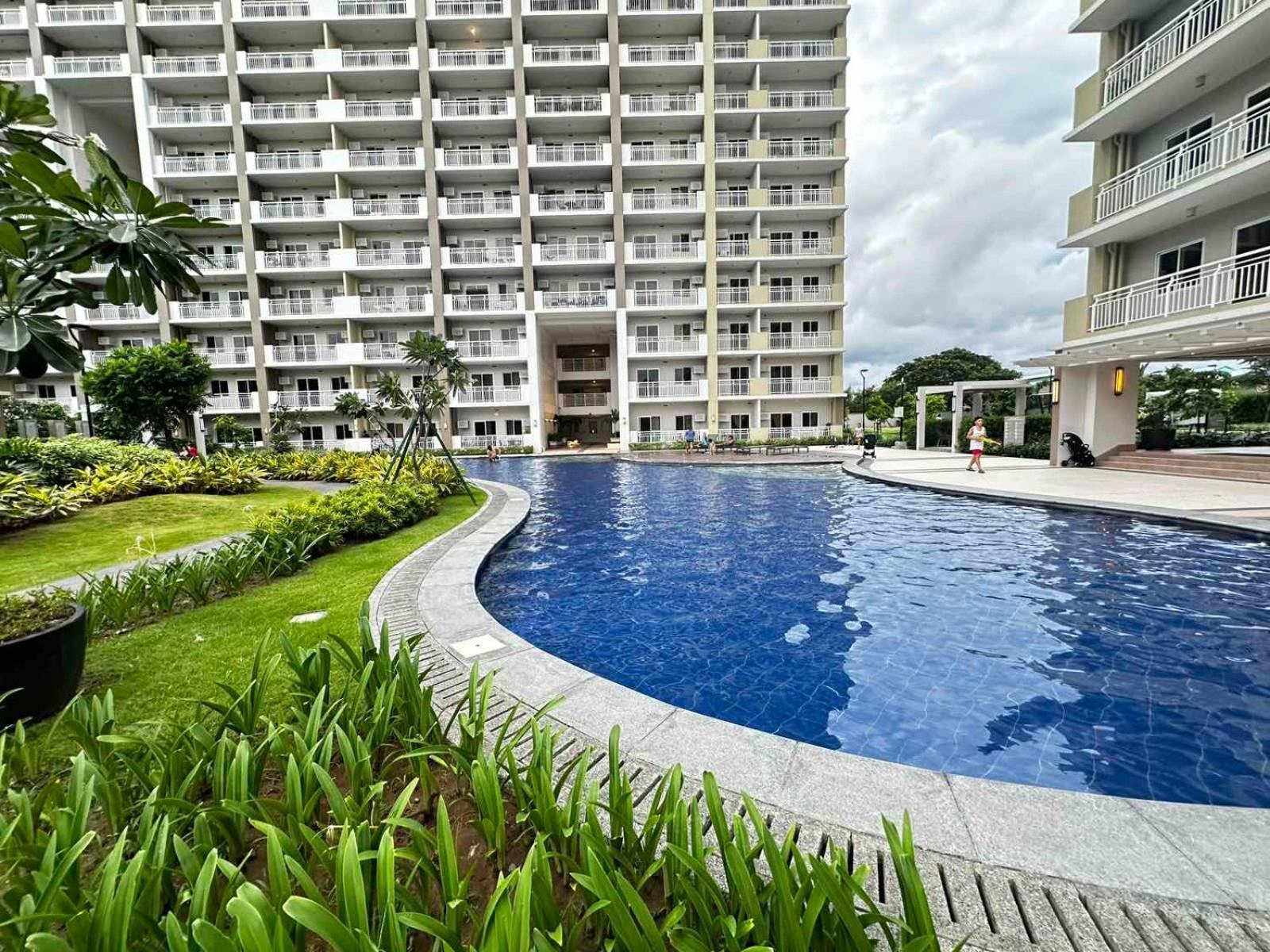 2 Bedroom Condo Unit Near Sm Bf & Naia At The Atherton By Dmci With 2 Balcony Paranaque City Εξωτερικό φωτογραφία