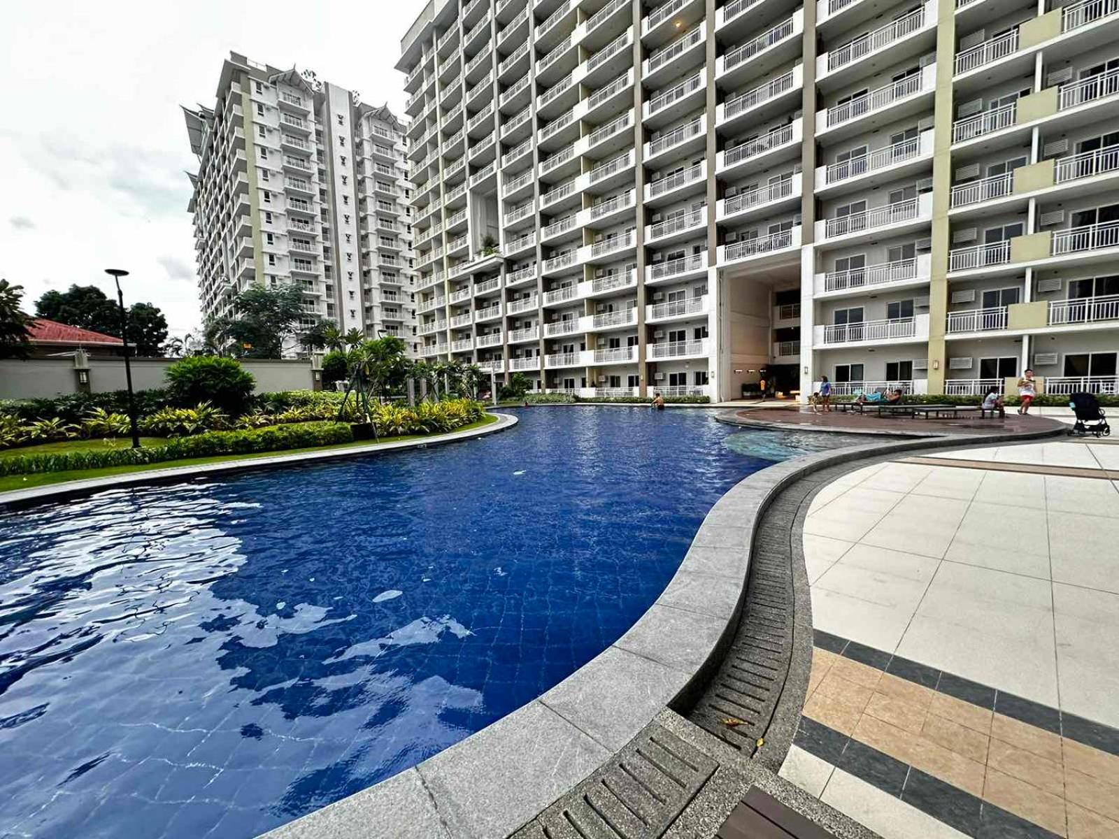 2 Bedroom Condo Unit Near Sm Bf & Naia At The Atherton By Dmci With 2 Balcony Paranaque City Εξωτερικό φωτογραφία