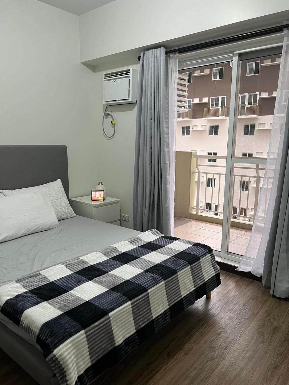 2 Bedroom Condo Unit Near Sm Bf & Naia At The Atherton By Dmci With 2 Balcony Paranaque City Εξωτερικό φωτογραφία
