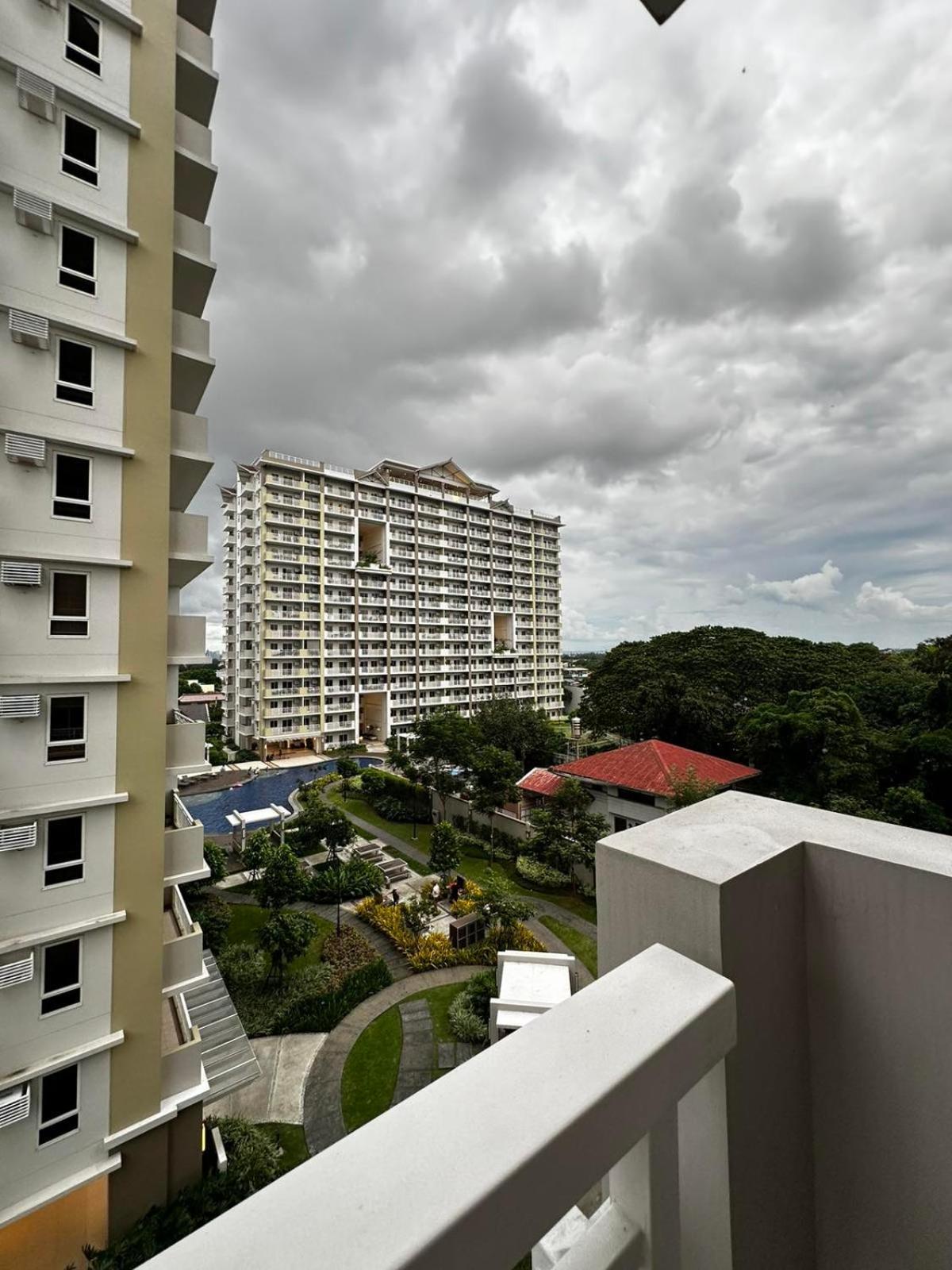 2 Bedroom Condo Unit Near Sm Bf & Naia At The Atherton By Dmci With 2 Balcony Paranaque City Εξωτερικό φωτογραφία