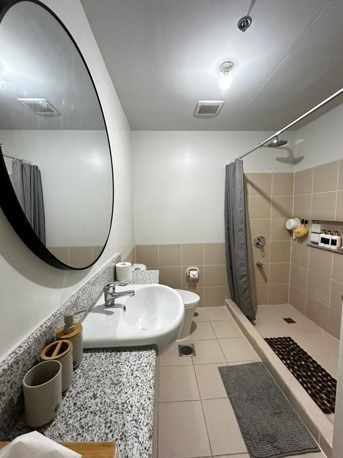 2 Bedroom Condo Unit Near Sm Bf & Naia At The Atherton By Dmci With 2 Balcony Paranaque City Εξωτερικό φωτογραφία