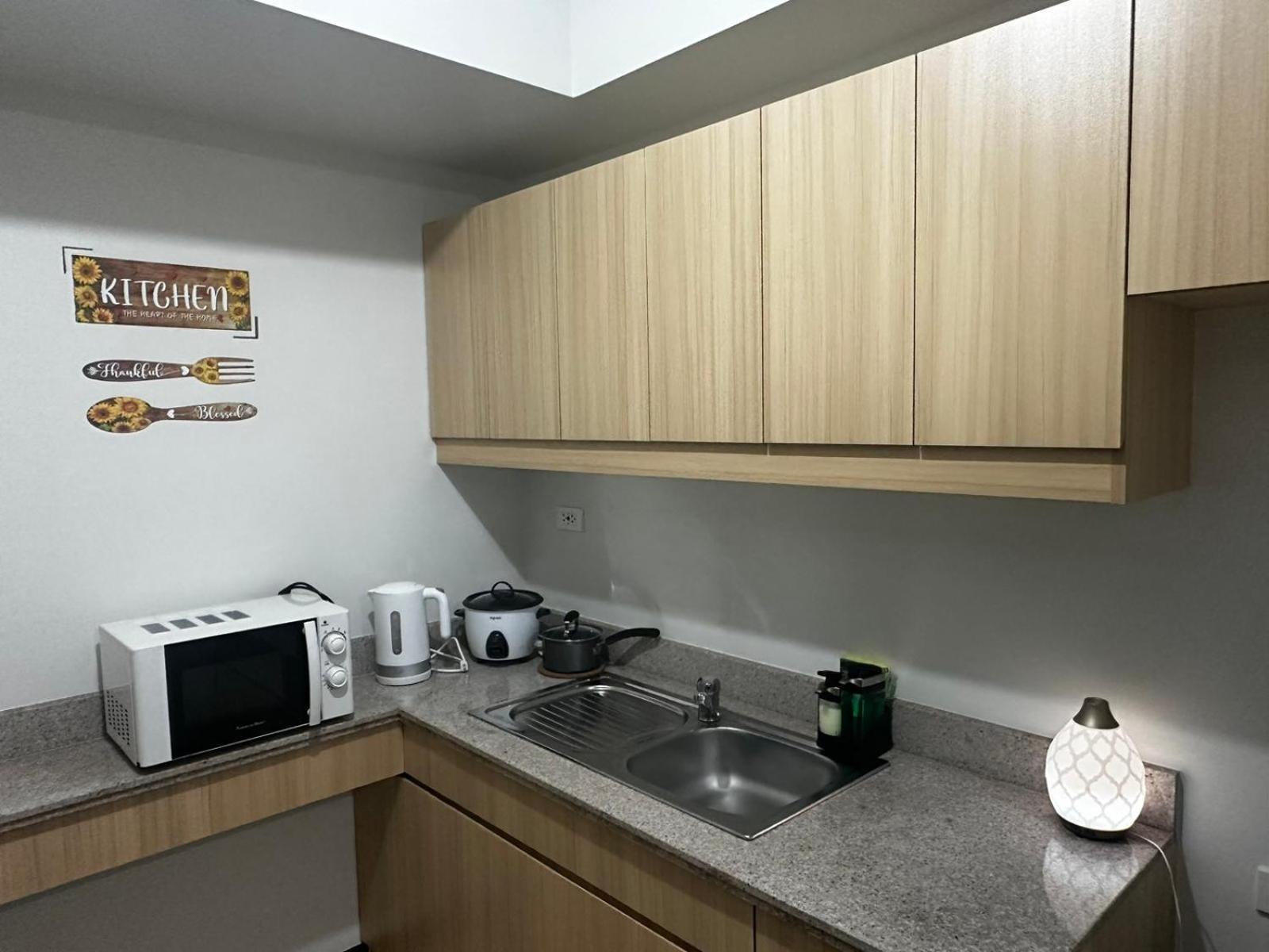 2 Bedroom Condo Unit Near Sm Bf & Naia At The Atherton By Dmci With 2 Balcony Paranaque City Εξωτερικό φωτογραφία
